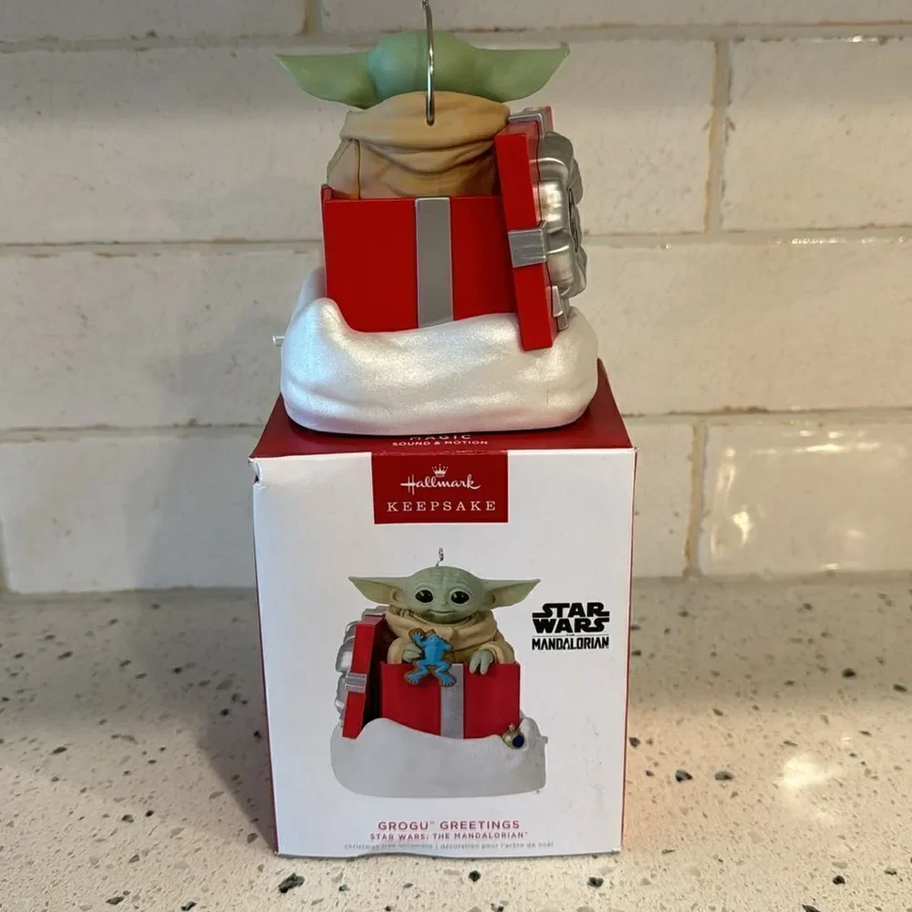 Star Wars The Mandalorian GROGU Greetings Hallmark 2022 Sound & Motion Ornament